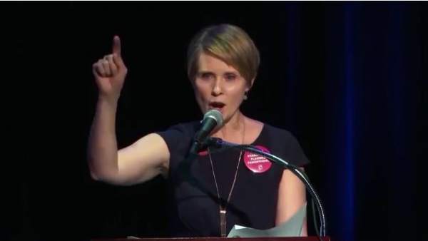 Captura del vídeo usado para anunciar la candidatura de Cynthia Nixon para la gobernación de Nueva York. Captura del vídeo usado para anunciar la candidatura de Cynthia Nixon para la gobernación de Nueva York.