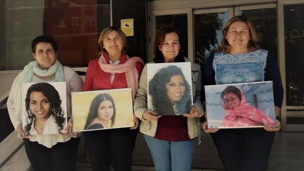 Madres de acogida que denuncian retención de jóvenes saharauis en Tinduf Madres de acogida que denuncian retención de jóvenes saharauis en Tinduf