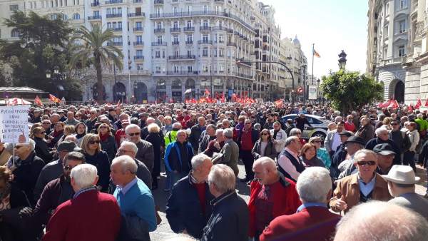 Manifestación por unas pensiones dignas en València Manifestación por unas pensiones dignas en València
