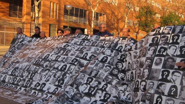 Protesta Memoria Histórica Asamblea De Madrid