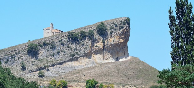 Ermita de San Pantaleón de Losa, en Valle de Losa (Burgos)