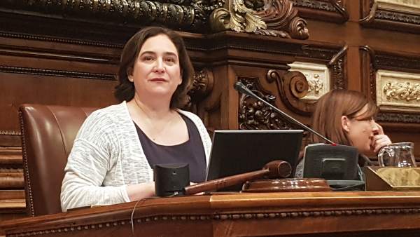La alcaldesa de Barcelona, Ada Colau, en el pleno municipal. La alcaldesa de Barcelona, Ada Colau, en el pleno municipal.