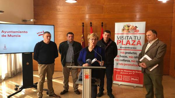 Maruja Pelegrín presenta la nueva campaña de la Federación de Plazas de Abastos Maruja Pelegrín presenta la nueva campaña de la Federación de Plazas de Abastos