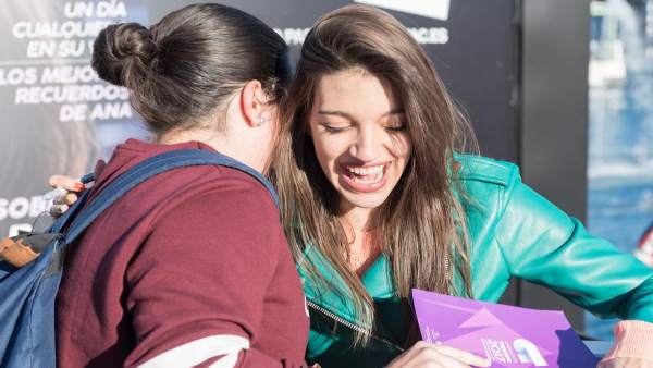 ANA GUERRA FIRMA DISCOS ANA GUERRA FIRMA DISCOS