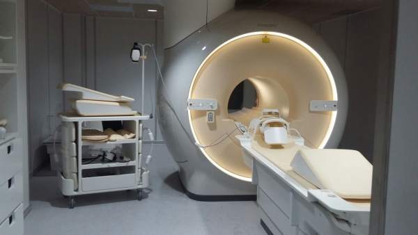 Uno de los TACs del nuevo hospital IMED Valencia Uno de los TACs del nuevo hospital IMED Valencia