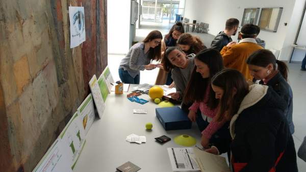 Diputación realiza un taller en la UHU contra el consumo de sustancias tóxicas. Diputación realiza un taller en la UHU contra el consumo de sustancias tóxicas.