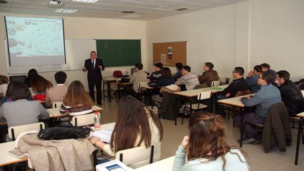 Curso sobre conocimientos financieros básicos enmarcado en el proyecto Edufinet. Curso sobre conocimientos financieros básicos enmarcado en el proyecto Edufinet.