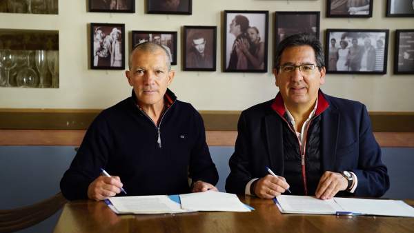 Convenio entre las fundaciones Cajasol y Lágrimas y Favores Convenio entre las fundaciones Cajasol y Lágrimas y Favores