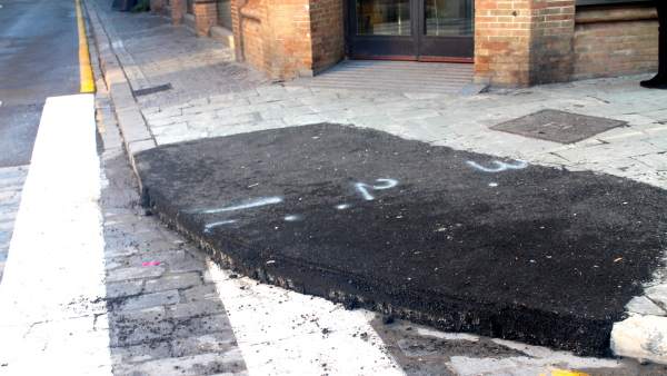 Rebaje de una acera cubierta Rebaje de una acera cubierta