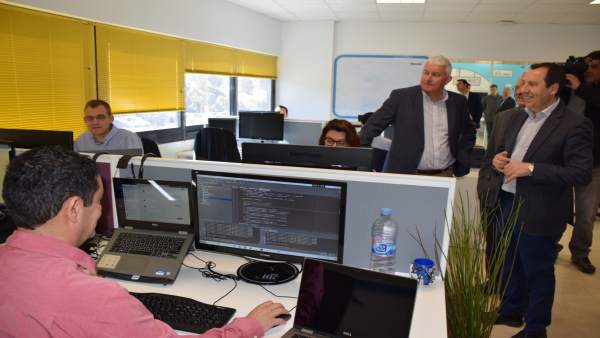 Ruiz Esoejo visita empresa tecnologica Neueda en el PTA Ruiz Esoejo visita empresa tecnologica Neueda en el PTA
