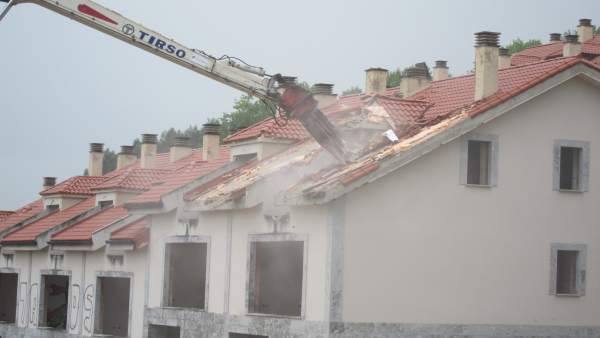Derribo casas ilegales. Sentencias derribo y demolición de viviendas Cantabria Derribo casas ilegales. Sentencias derribo y demolición de viviendas Cantabria