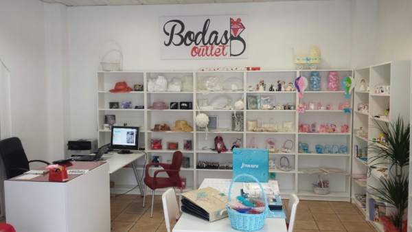 Una de las tiendas de Bodas Outlet Una de las tiendas de Bodas Outlet
