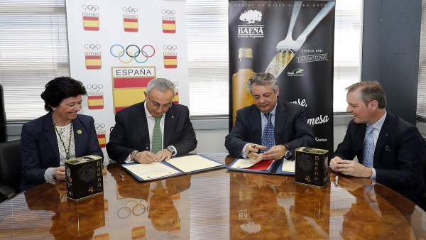 Representantes del COE y de la DOP Baena firman el convenio Representantes del COE y de la DOP Baena firman el convenio