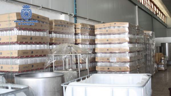 Desmantelada una destilería de alcohol ilegal dedicada a producir alcohol Desmantelada una destilería de alcohol ilegal dedicada a producir alcohol