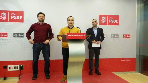 Enrique Fernández, Iván Fernández y José Víctor Rodríguez en la FSA. Enrique Fernández, Iván Fernández y José Víctor Rodríguez en la FSA.