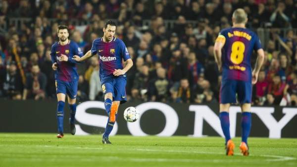 Busquets (Barcelona) con Piqué e Iniesta Busquets (Barcelona) con Piqué e Iniesta