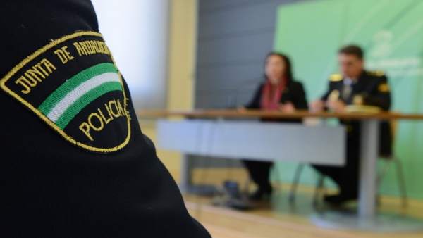 La Policía Autonómica interviene en casos de absentismo escolar La Policía Autonómica interviene en casos de absentismo escolar