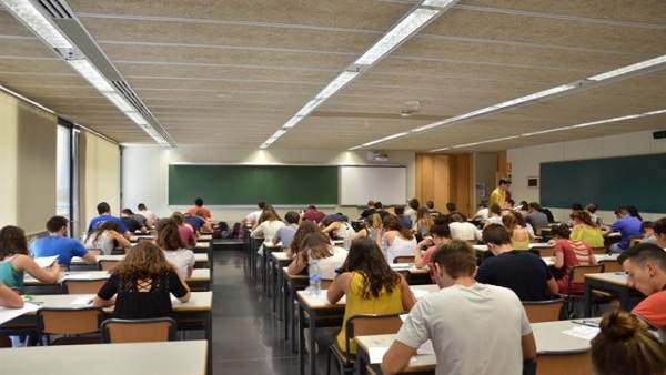 Alumnos en la UPV Alumnos en la UPV