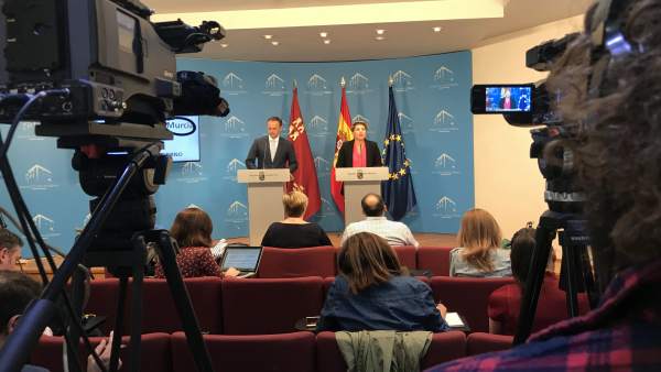 La portavoz del Gobierno regional, Noelia Arroyo junto a Celdrán La portavoz del Gobierno regional, Noelia Arroyo junto a Celdrán