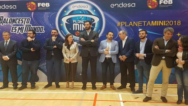 Fwd: Nota De Prensa Y Fotografías. Francisco Javier Fernández Entregó Los Trofeo Fwd: Nota De Prensa Y Fotografías. Francisco Javier Fernández Entregó Los Trofeo