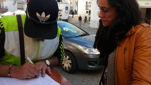 Np Iu Cortegana Recoge Firmas Por Cortes Luz En Alumbrado Público 28 Marzo 2018 Np Iu Cortegana Recoge Firmas Por Cortes Luz En Alumbrado Público 28 Marzo 2018