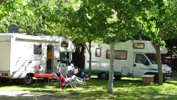 Caravanas en un camping Caravanas en un camping