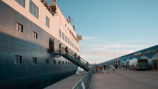 Crucero en el Puerto de Tarragona Crucero en el Puerto de Tarragona