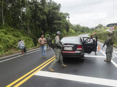 Control militar en el sector de Mataje, Ecuador.