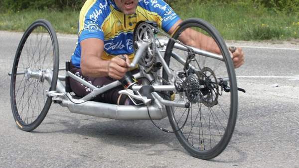 Imagen de archivo de una bicicleta adaptada. Imagen de archivo de una bicicleta adaptada.