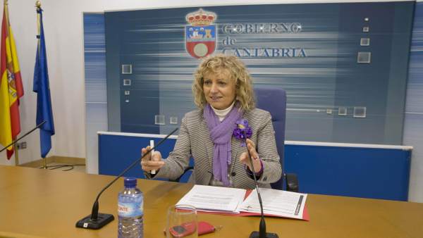 Eva Díaz Tezanos en rueda de prensa Eva Díaz Tezanos en rueda de prensa