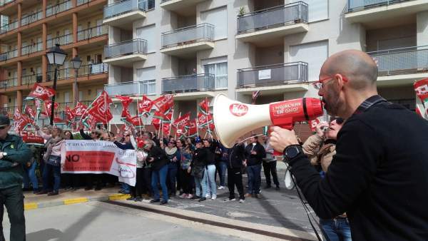 Manifestación de trabajadores de hostelería en Isla Canela Manifestación de trabajadores de hostelería en Isla Canela