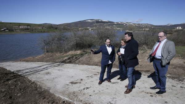 12:00 La Costana, Campoo De Yuso El Consejero De Educación, Cultura Y Deporte, F 12:00 La Costana, Campoo De Yuso El Consejero De Educación, Cultura Y Deporte, F