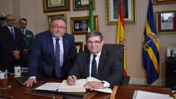 Visita Oficial Del Director General De La Guardia Civil A Alhaurín De La Torre Visita Oficial Del Director General De La Guardia Civil A Alhaurín De La Torre