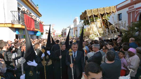 Procesión de la Hermandad Sacramental de Tomares (Sevilla) Procesión de la Hermandad Sacramental de Tomares (Sevilla)