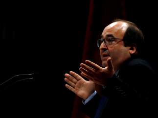 Miquel Iceta, primer secretario del PSC, durante una intervención en el Parlament.