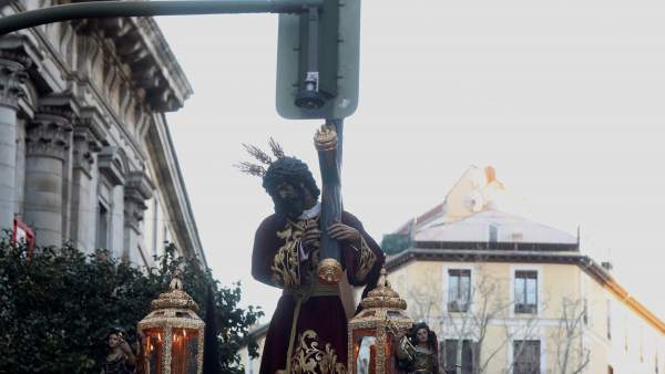 Choque de la cruz del Jesús del Gran Poder Choque de la cruz del Jesús del Gran Poder