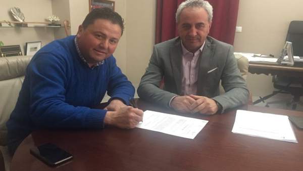 Diputado provincial, Maximiano Izquierdo,y alcalde de Montemayor, Antonio García Diputado provincial, Maximiano Izquierdo,y alcalde de Montemayor, Antonio García