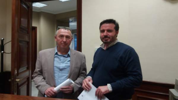 Joan Baldoví y Herick Campos en el registro del Congreso Joan Baldoví y Herick Campos en el registro del Congreso