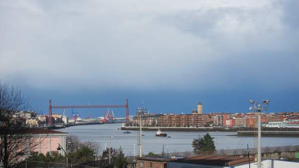 Nubes sobre el Puente Bizkaia Nubes sobre el Puente Bizkaia