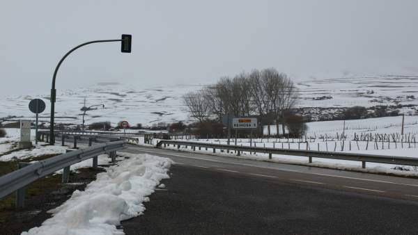 Carretera con nieve en Cantabria Carretera con nieve en Cantabria