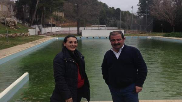 La piscina municipal de Jimena mejora su estado La piscina municipal de Jimena mejora su estado