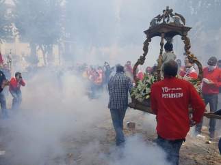 Procesión de los petardos de Cúllar Vega (Granada)