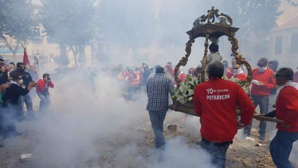 Procesión de los petardos de Cúllar Vega (Granada) Procesión de los petardos de Cúllar Vega (Granada)
