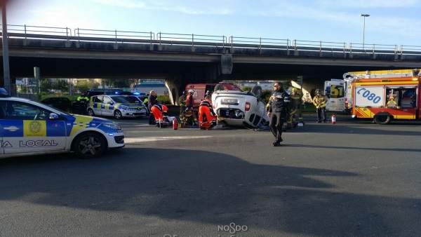 Accidente en la Glorieta del Parque Alcosa de Sevilla Accidente en la Glorieta del Parque Alcosa de Sevilla