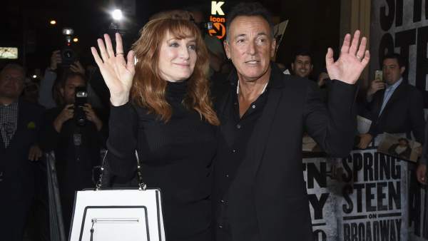 Bruce Springsteen junto a su mujer en una imagen de archivo. Bruce Springsteen junto a su mujer en una imagen de archivo.