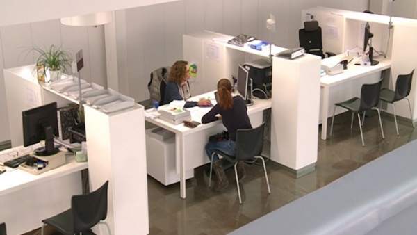 L'atur baixa a la Comunitat Valenciana en 8.910 persones al març, fins a 383.884 persones L'atur baixa a la Comunitat Valenciana en 8.910 persones al març, fins a 383.884 persones