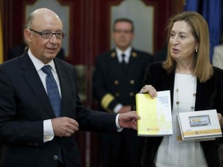 Montoro entrega los Presupuestos
