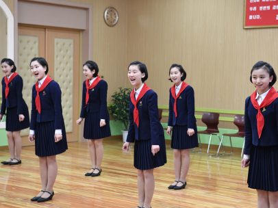 Varias estudiantes, en Corea del Norte