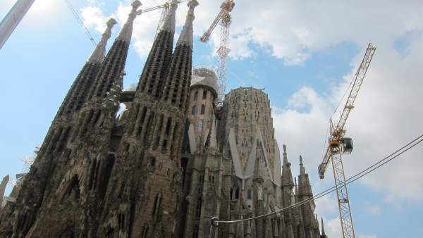 Fachada de la basílica de la Sagrada Familia Fachada de la basílica de la Sagrada Familia