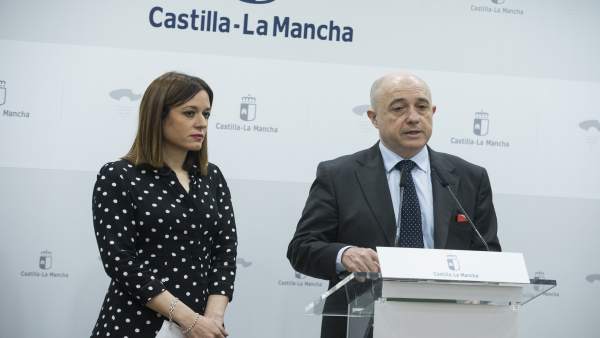 La directora de Turismo en rueda de prensa La directora de Turismo en rueda de prensa
